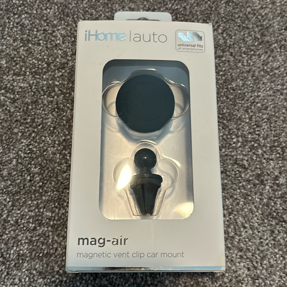 Brand new iHome auto mag-air